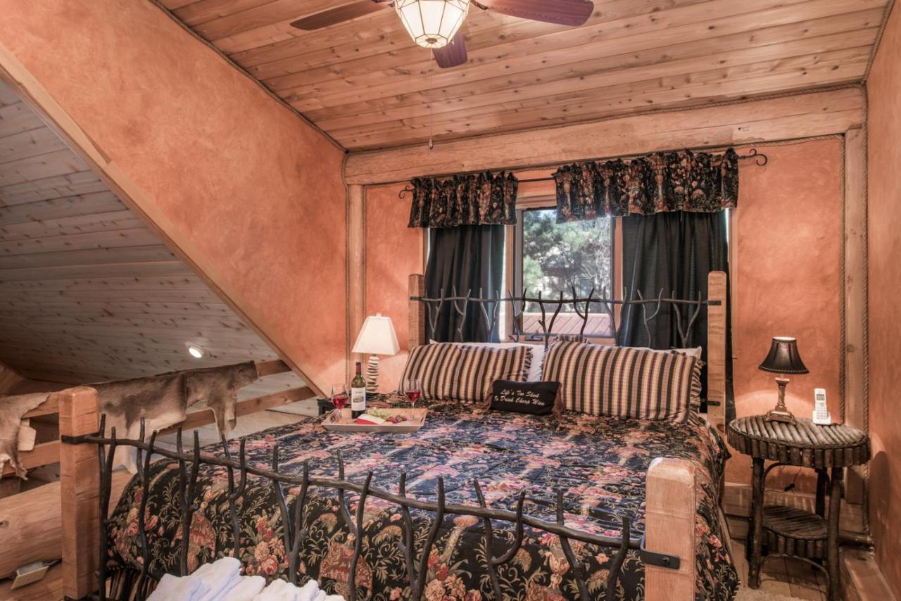 Bear Foot Lodge, 2 Bedrooms, Sleeps 6, Gas Grill, Walk To River, Hot Tub Ruidoso Bagian luar foto