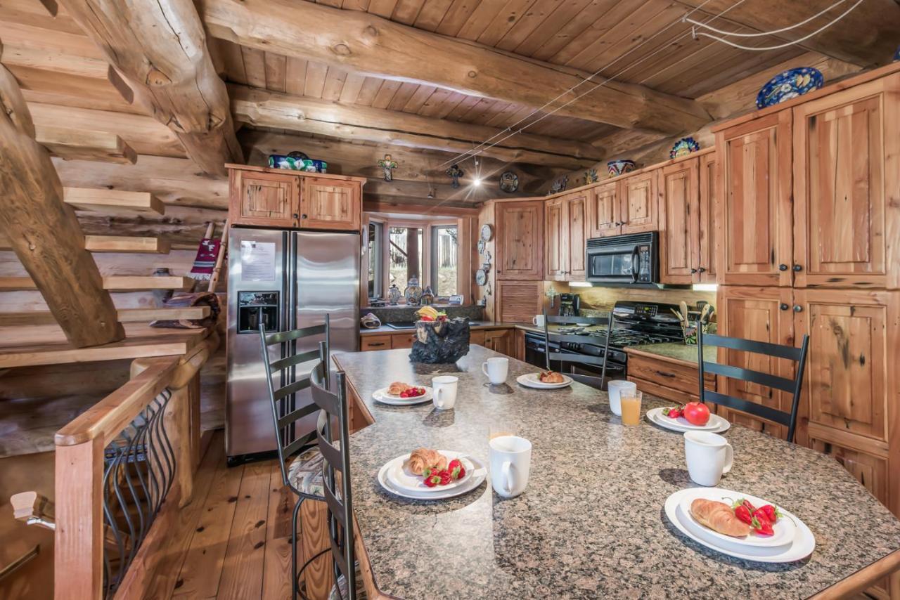 Bear Foot Lodge, 2 Bedrooms, Sleeps 6, Gas Grill, Walk To River, Hot Tub Ruidoso Bagian luar foto