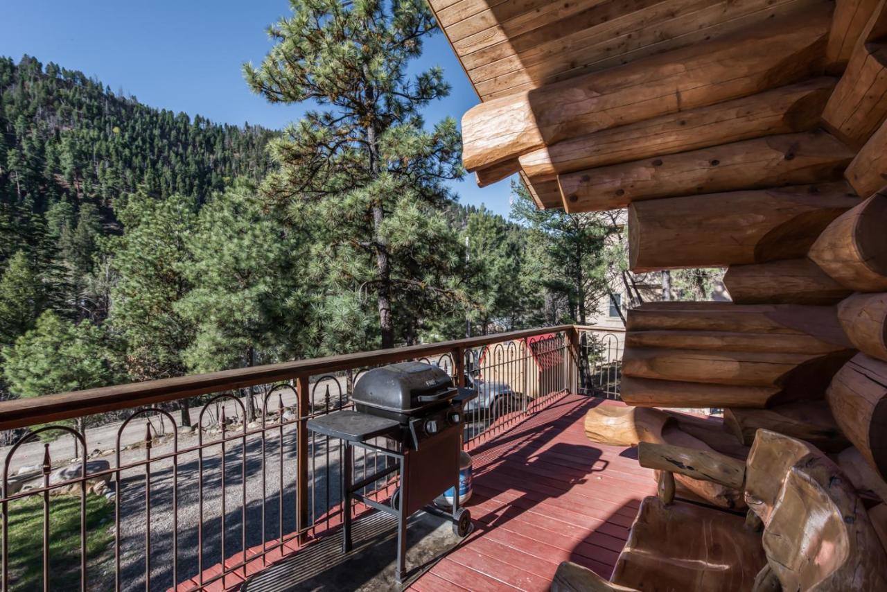 Bear Foot Lodge, 2 Bedrooms, Sleeps 6, Gas Grill, Walk To River, Hot Tub Ruidoso Bagian luar foto