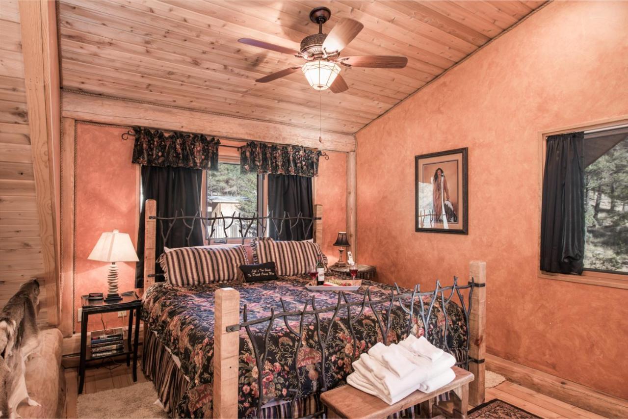 Bear Foot Lodge, 2 Bedrooms, Sleeps 6, Gas Grill, Walk To River, Hot Tub Ruidoso Bagian luar foto